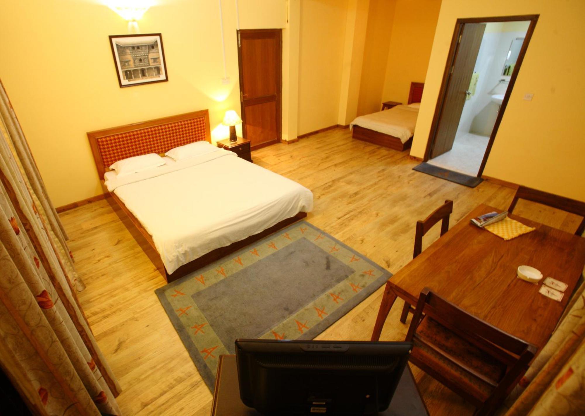Royal Astoria Hotel Katmandu Zewnętrze zdjęcie