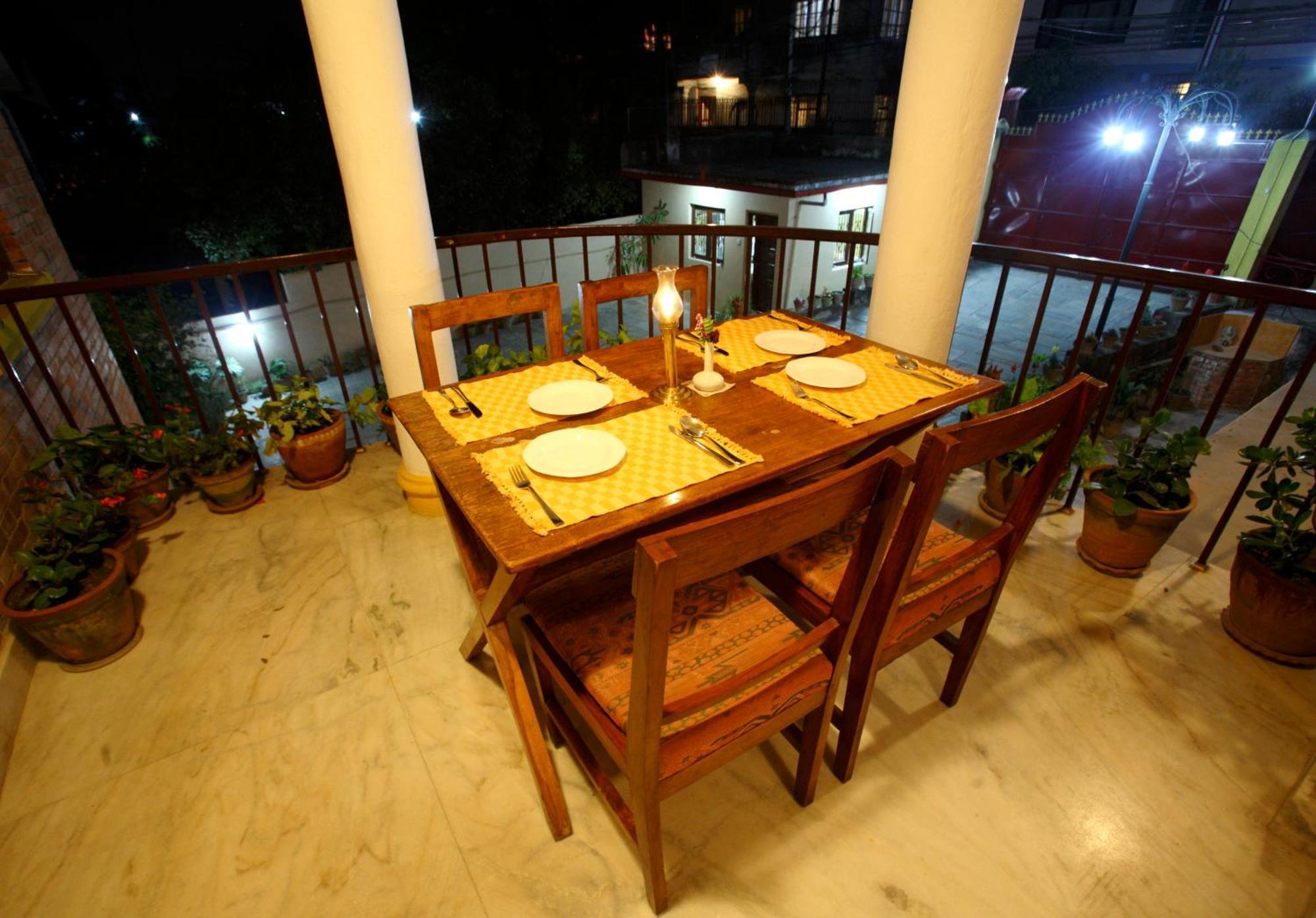 Royal Astoria Hotel Katmandu Zewnętrze zdjęcie