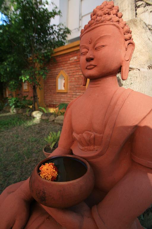 Royal Astoria Hotel Katmandu Zewnętrze zdjęcie
