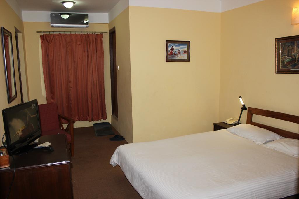 Royal Astoria Hotel Katmandu Zewnętrze zdjęcie