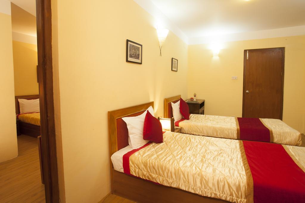 Royal Astoria Hotel Katmandu Zewnętrze zdjęcie
