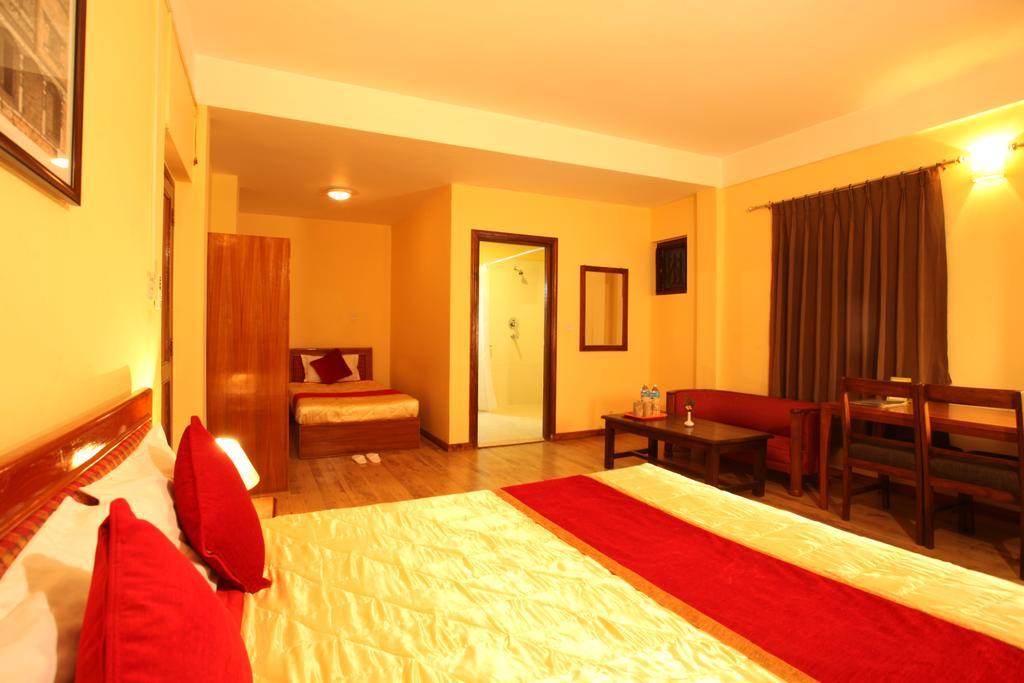 Royal Astoria Hotel Katmandu Zewnętrze zdjęcie