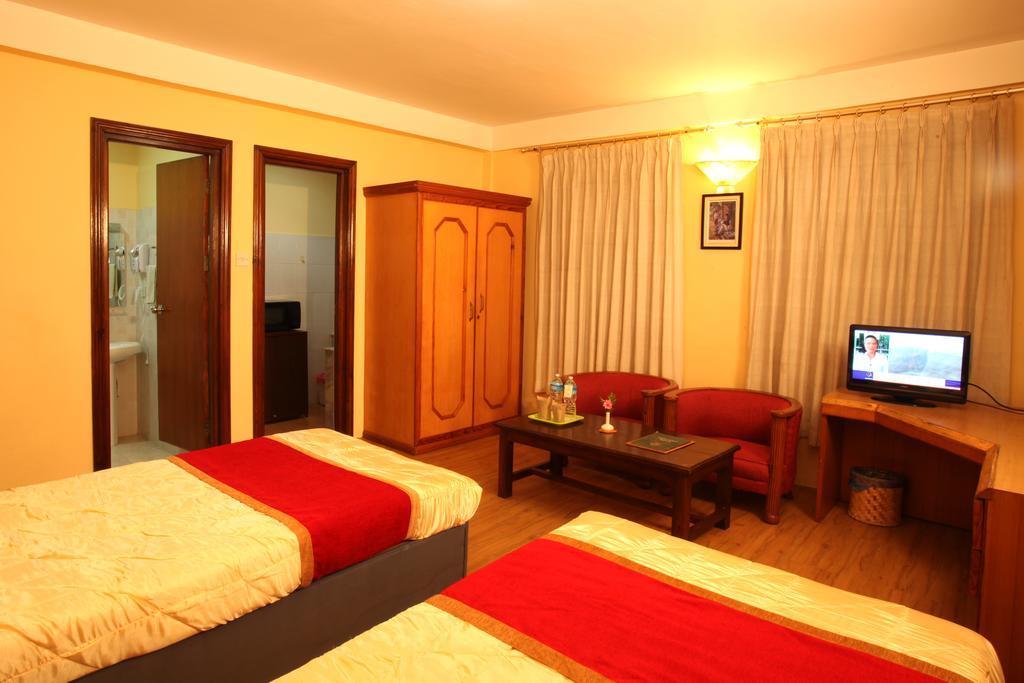 Royal Astoria Hotel Katmandu Zewnętrze zdjęcie