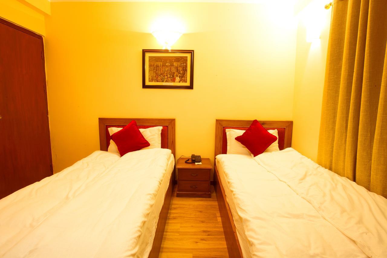 Royal Astoria Hotel Katmandu Zewnętrze zdjęcie