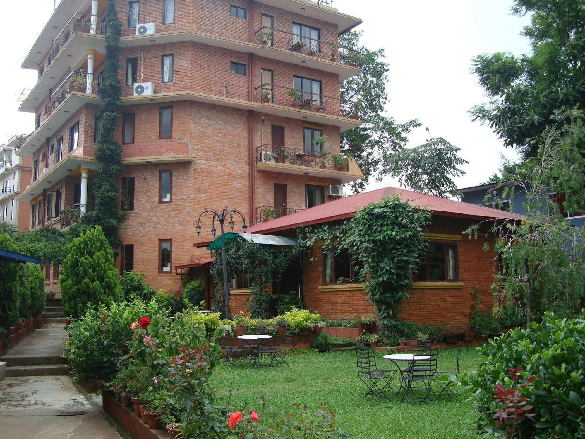 Royal Astoria Hotel Katmandu Zewnętrze zdjęcie