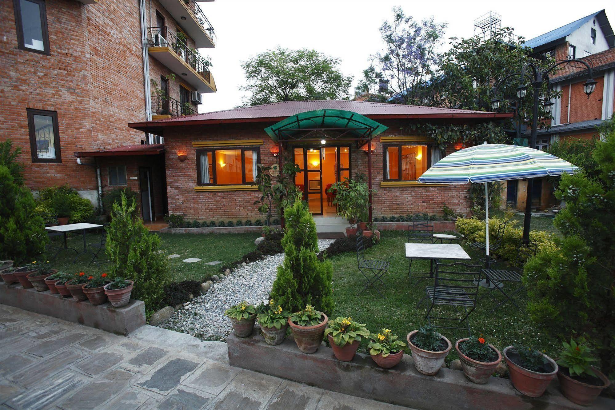 Royal Astoria Hotel Katmandu Zewnętrze zdjęcie
