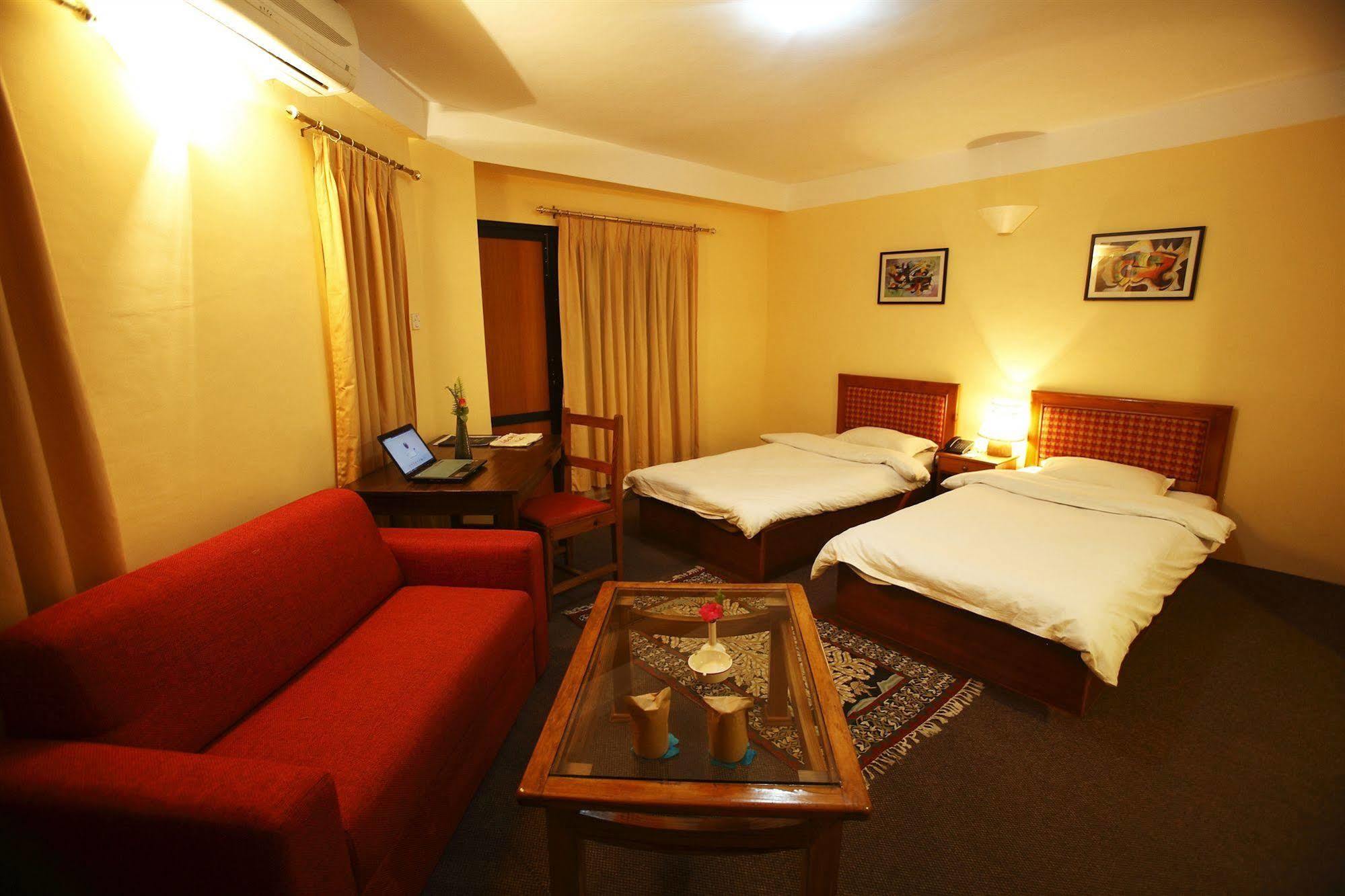 Royal Astoria Hotel Katmandu Zewnętrze zdjęcie